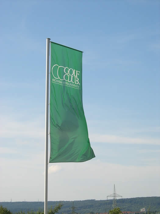 Fahne am Golfplatz